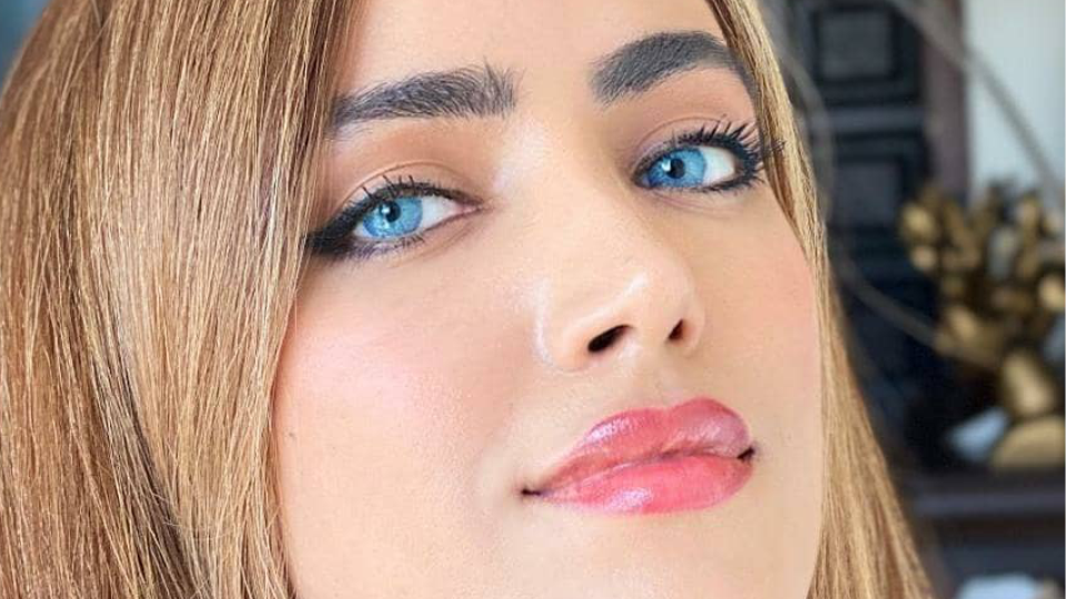 labella exclusive channel blue lens banner